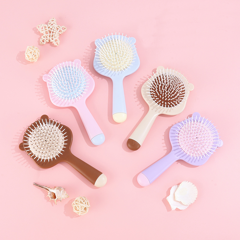 Memory Bristles That Conform to Your Scalp Contour Each bristle adapts to the shape of your head, delivering a soothing massage while brushing. The soft, flexible tips reduce friction and prevent scal