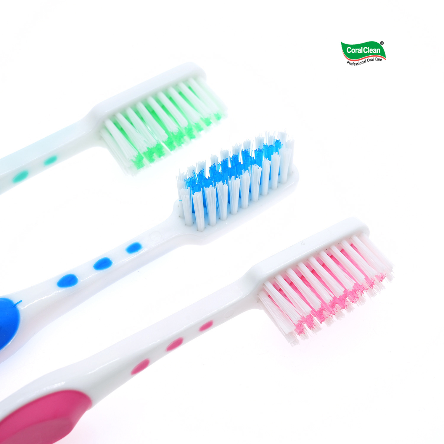 Wholesale Plastic Adult Toothbrush Medium Bristles Clean Teeth Dust-proof Cover Keep the Brush Clean